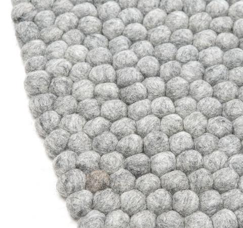 Bollmatta, handgjord i 100% ren ull - Ljusgrå