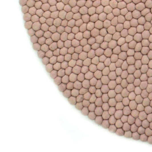 Bollmatta, handgjord i 100% ren ull dammig rosa