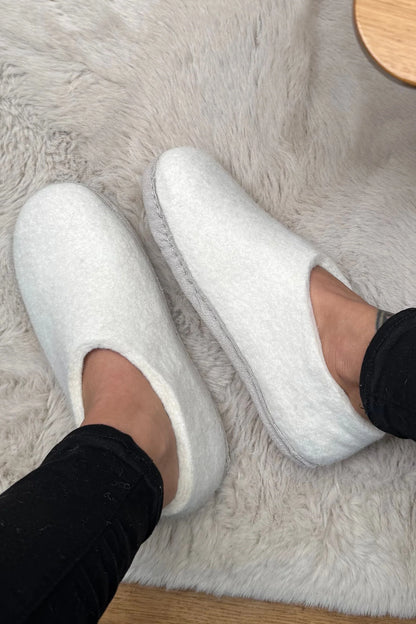 Ulltofflor (100% ren ull) - Modell Beige med gummisula