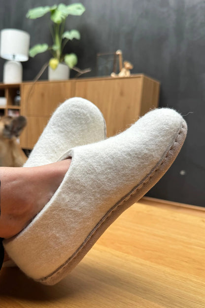Ulltofflor (100% ren ull) - Modell Beige med gummisula