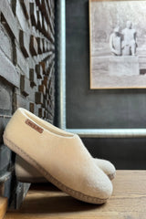 Ulltofflor (100% ren ull) - Modell Beige med gummisula