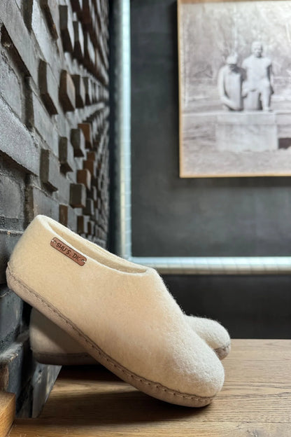 Ulltofflor (100% ren ull) - Modell Beige med gummisula