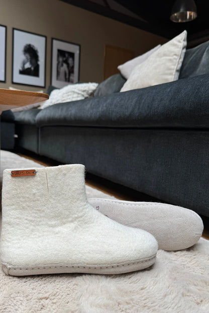Ullstövlar (100% ren ull) - Modell Beige med mockasula