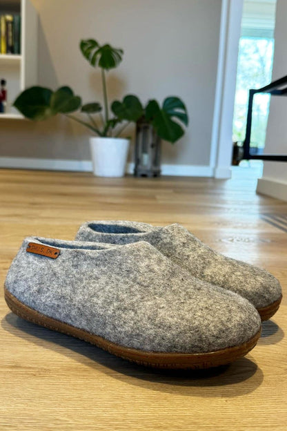 Ullskor (100% ren ull) - Modell Grå med gummisula